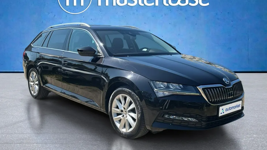 SKODA Superb -
