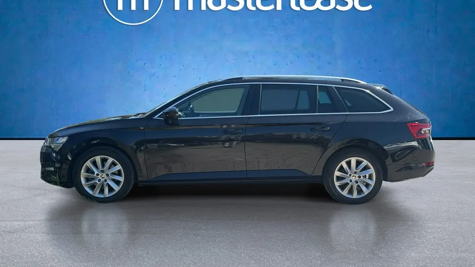 SKODA Superb -