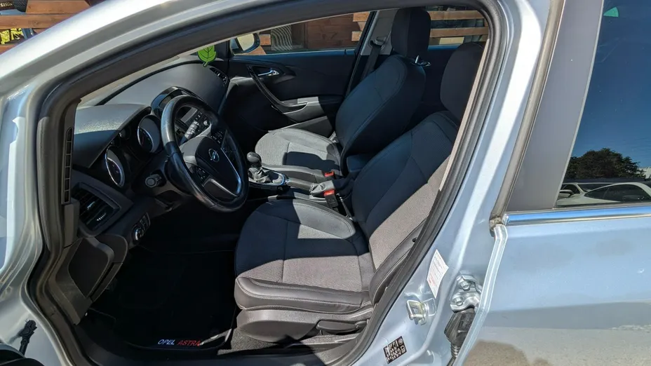 OPEL Astra -
