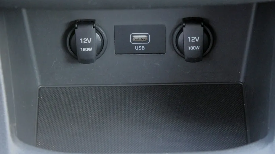 HYUNDAI i30 -
