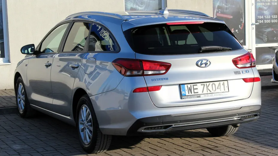 HYUNDAI i30 -