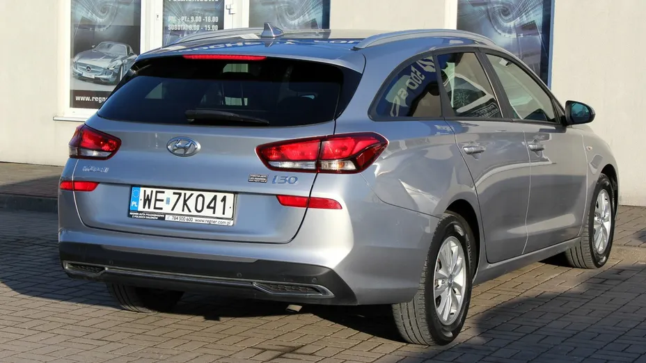 HYUNDAI i30 -