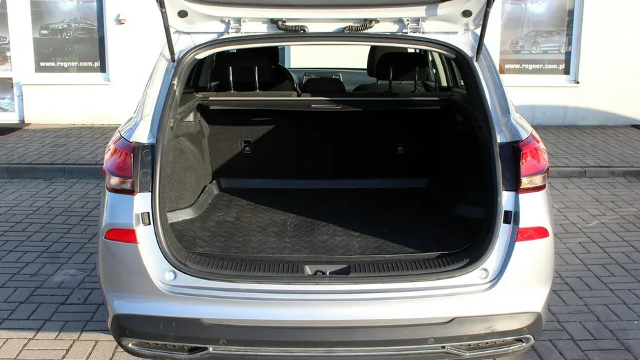 HYUNDAI i30 -