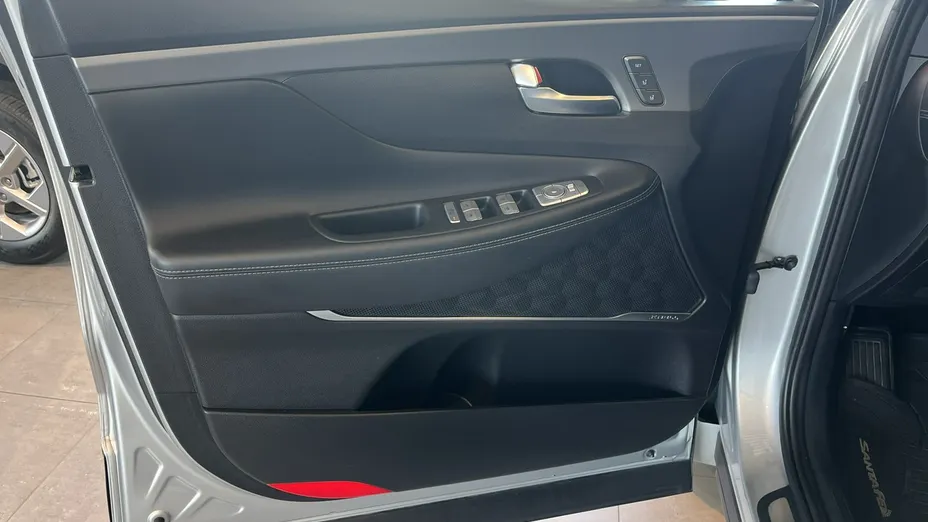 HYUNDAI Santa Fe -