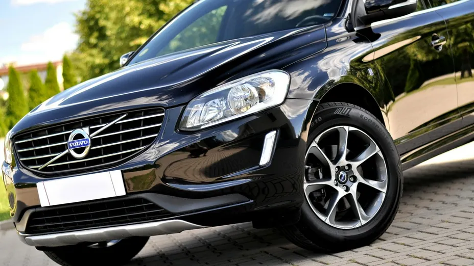 VOLVO XC60 -