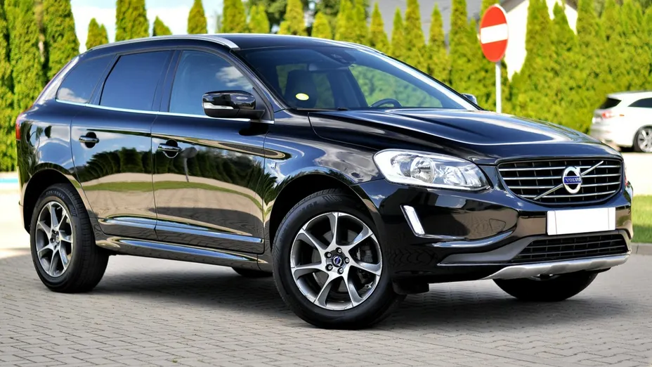 VOLVO XC60 -