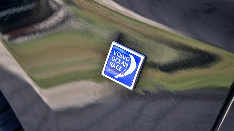 VOLVO XC60 -
