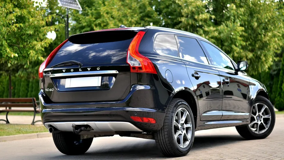 VOLVO XC60 -