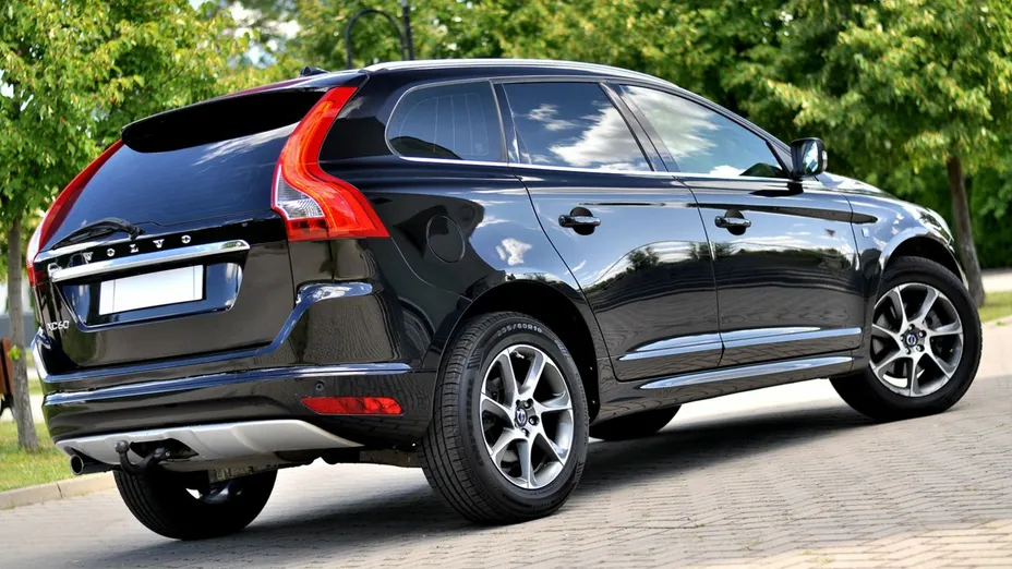 VOLVO XC60 -