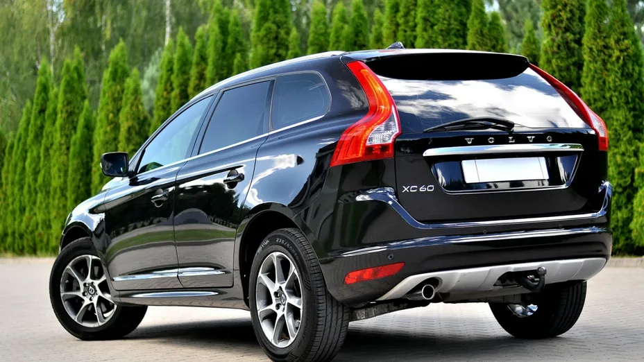 VOLVO XC60 -
