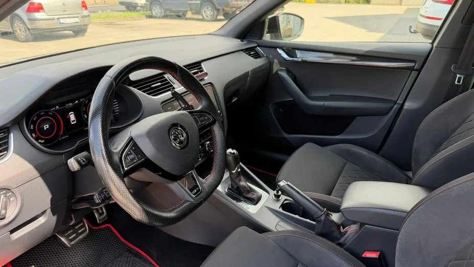 SKODA Octavia -