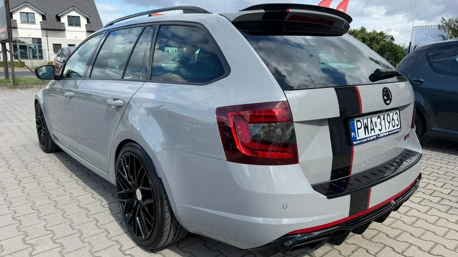 SKODA Octavia -
