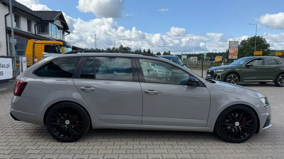 SKODA Octavia -