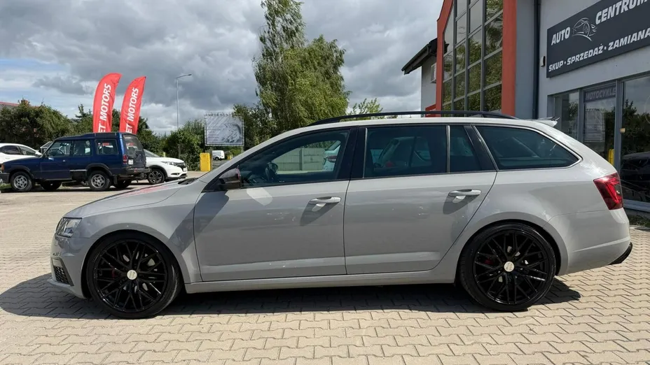 SKODA Octavia -
