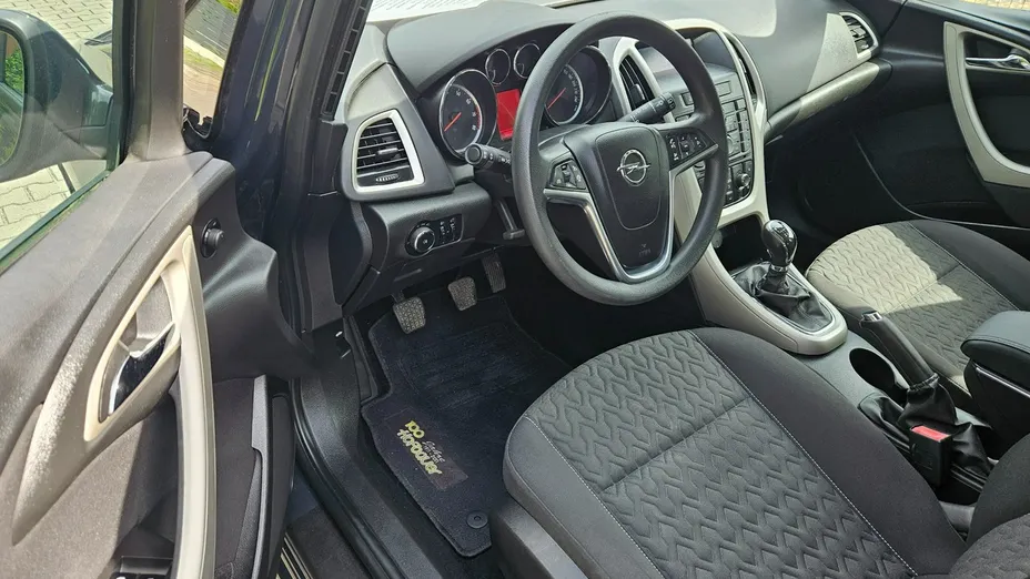 OPEL Astra -