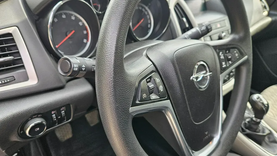 OPEL Astra -