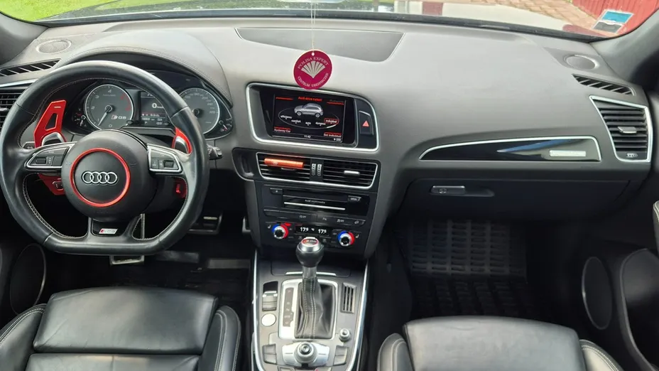 AUDI SQ5 -