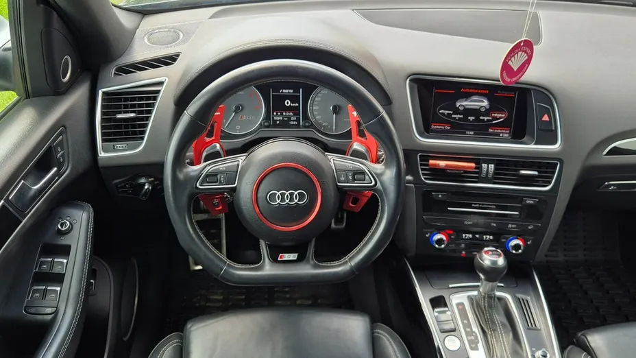 AUDI SQ5 -