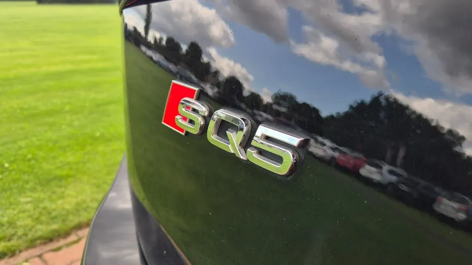 AUDI SQ5 -