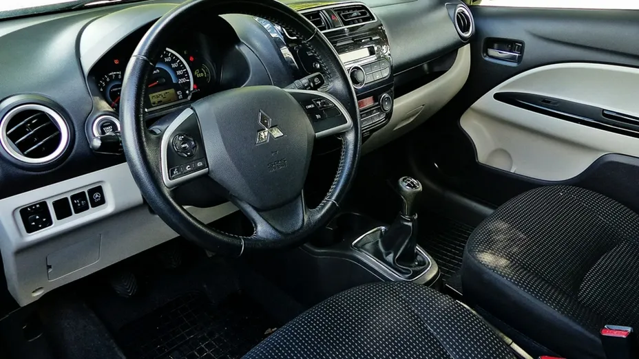 MITSUBISHI Space Star -