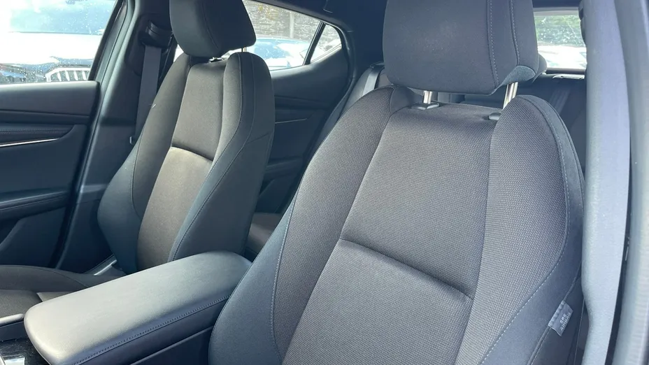 MAZDA 3 -