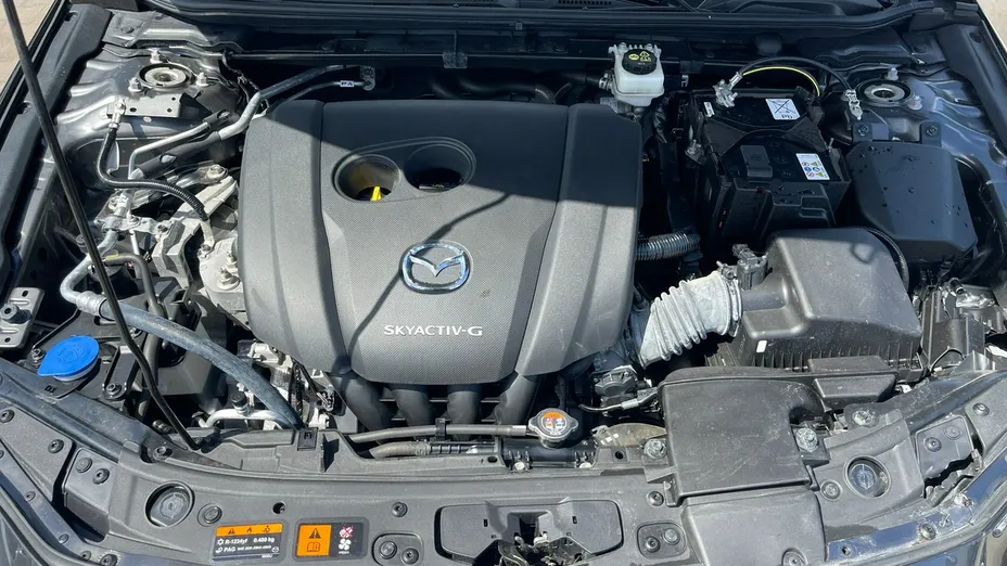 MAZDA 3 -