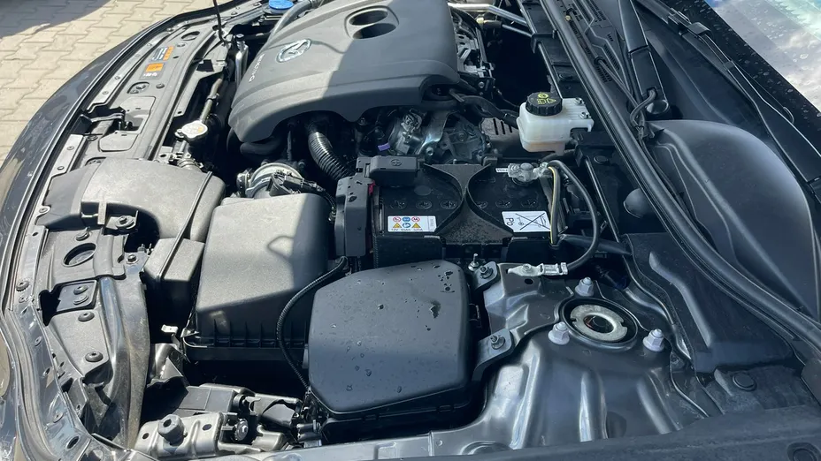 MAZDA 3 -