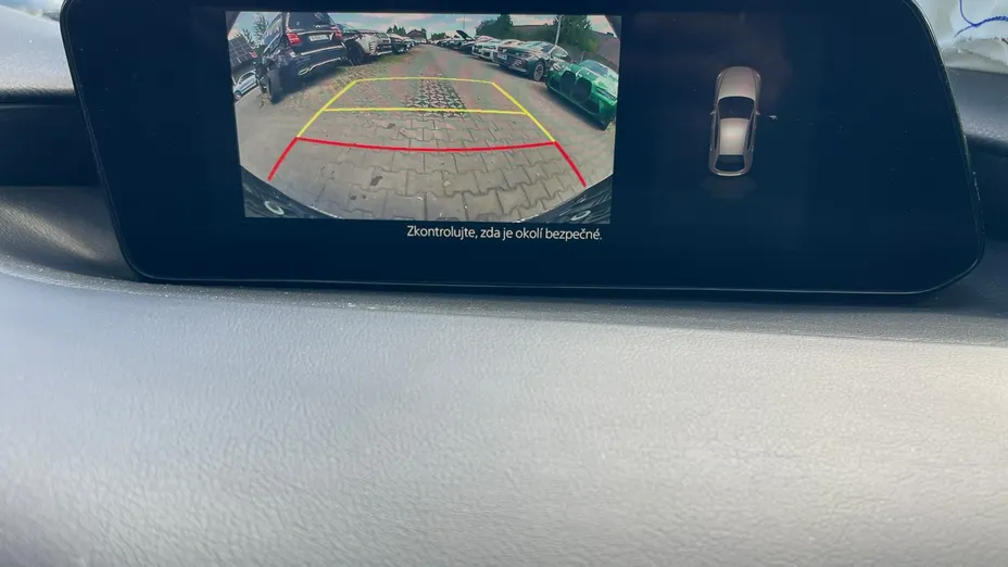 MAZDA 3 -