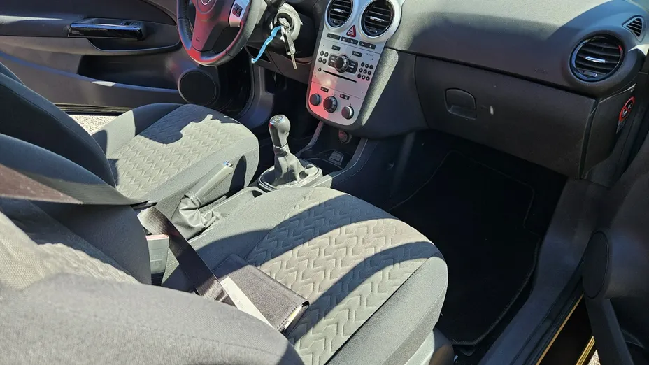 OPEL Corsa -