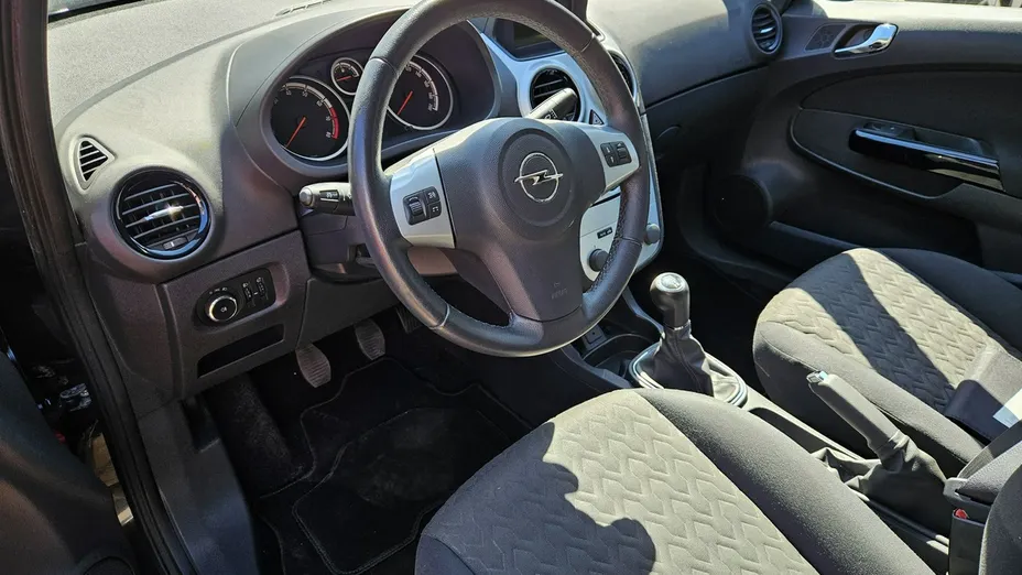 OPEL Corsa -