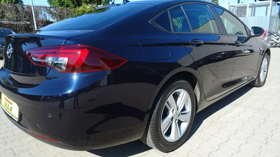 OPEL Insignia -