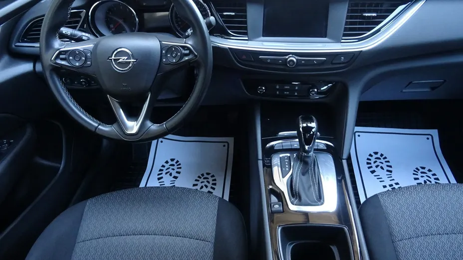 OPEL Insignia -