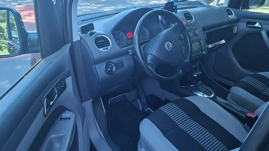 VOLKSWAGEN Caddy -