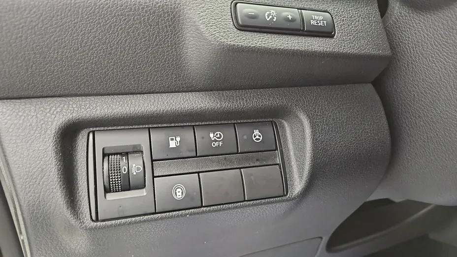 NISSAN Leaf -
