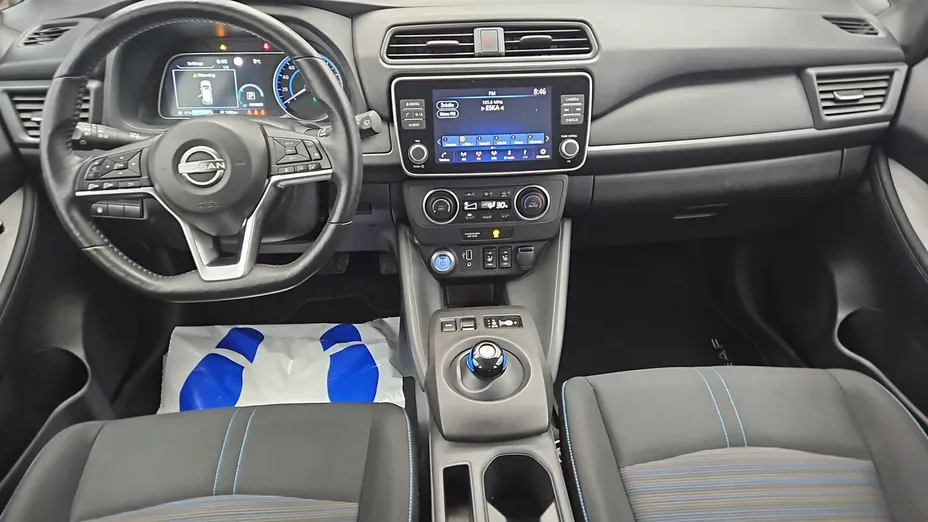 NISSAN Leaf -