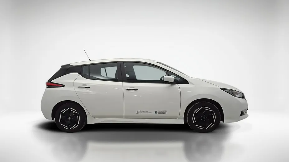 NISSAN Leaf -