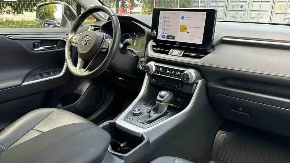 TOYOTA RAV4 -