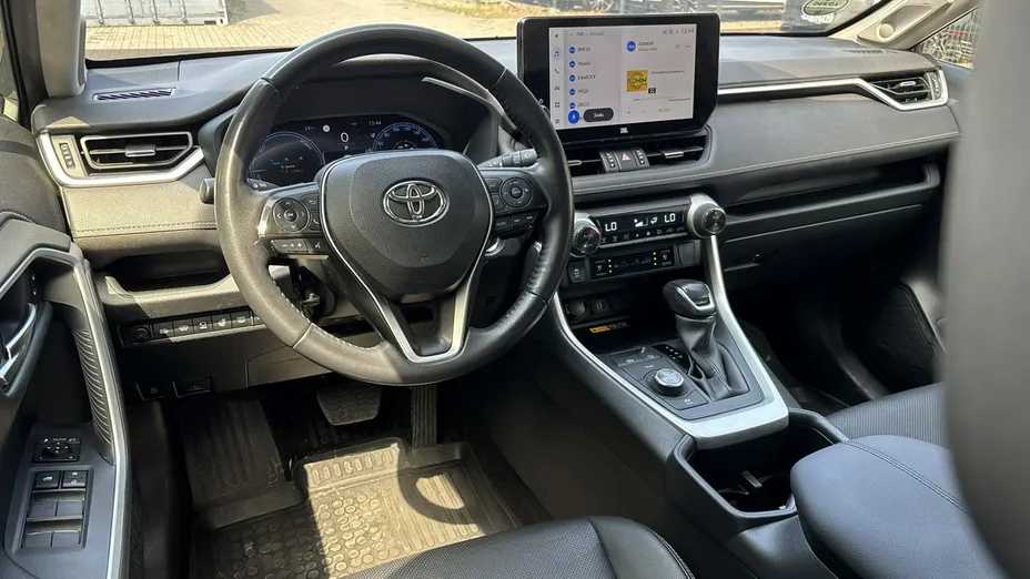 TOYOTA RAV4 -