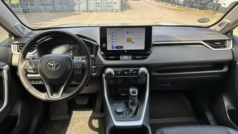 TOYOTA RAV4 -