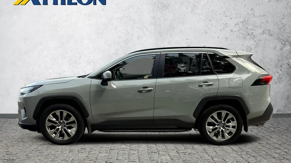 TOYOTA RAV4 -