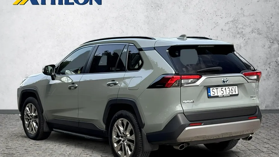TOYOTA RAV4 -