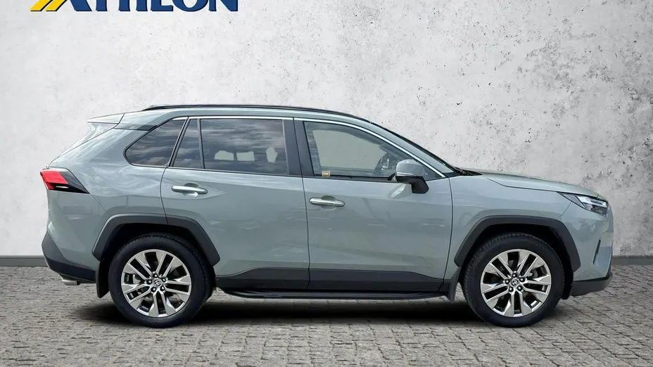 TOYOTA RAV4 -