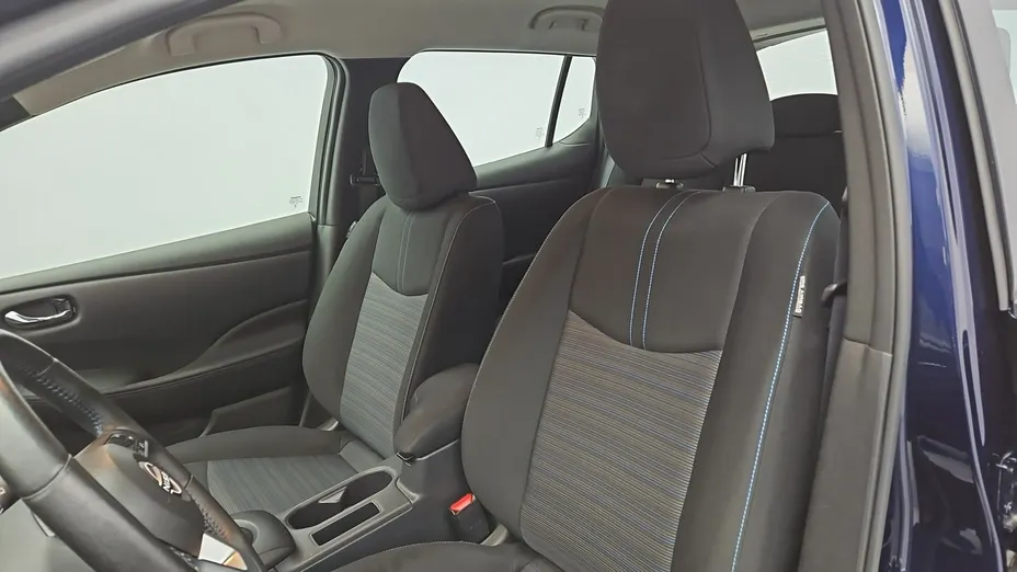 NISSAN Leaf -