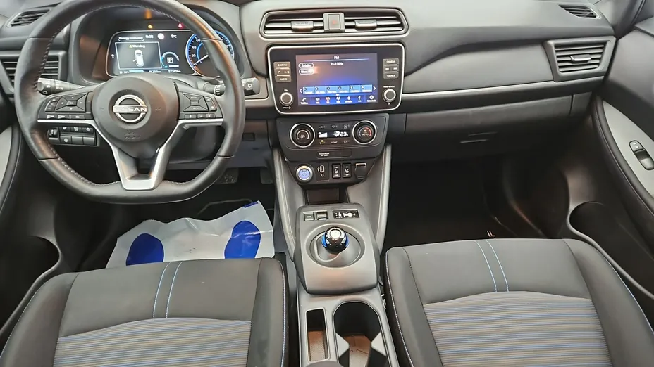 NISSAN Leaf -