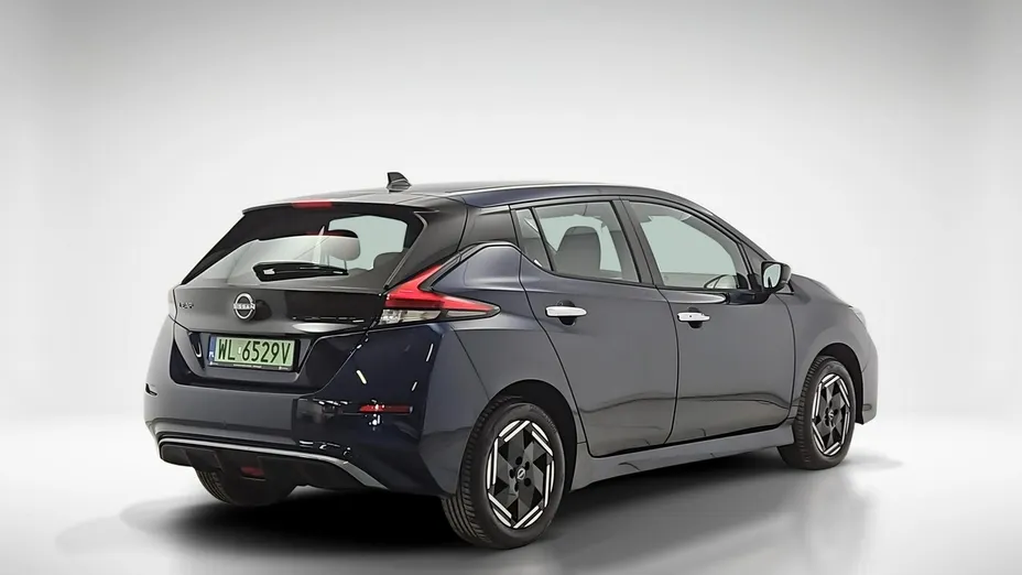 NISSAN Leaf -