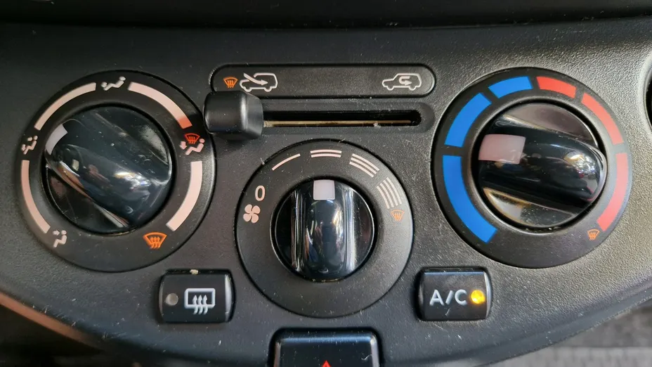 NISSAN Micra -