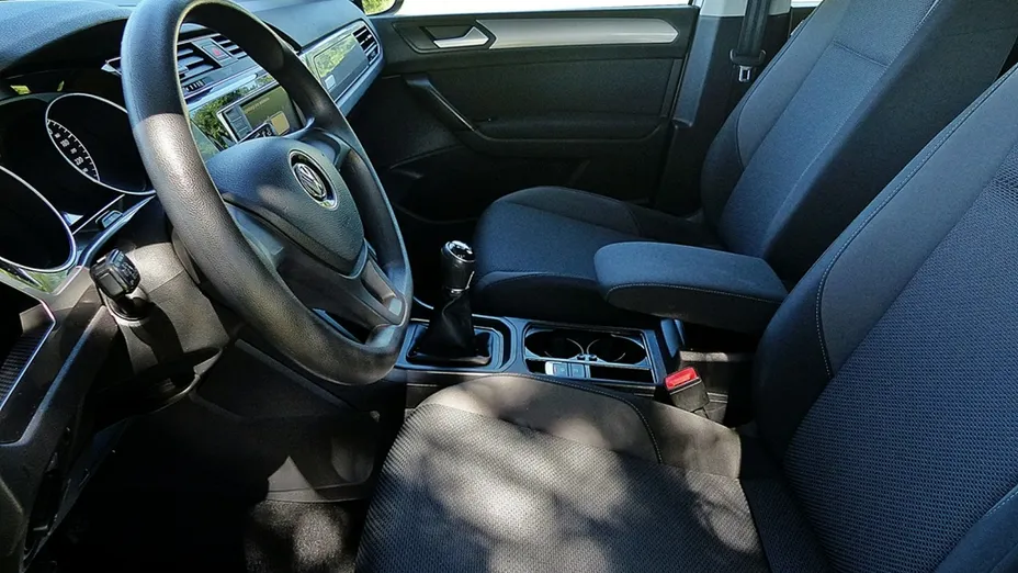 VOLKSWAGEN Touran -