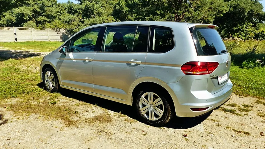 VOLKSWAGEN Touran -