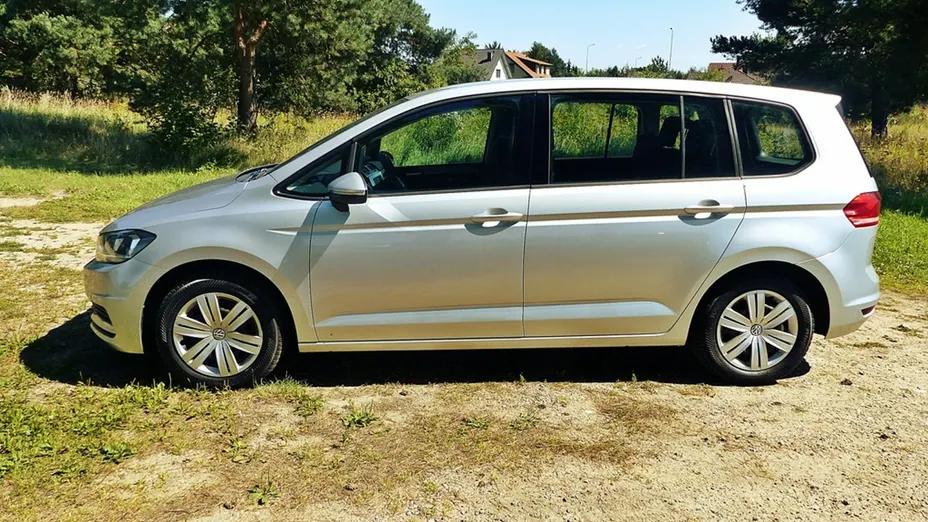 VOLKSWAGEN Touran -