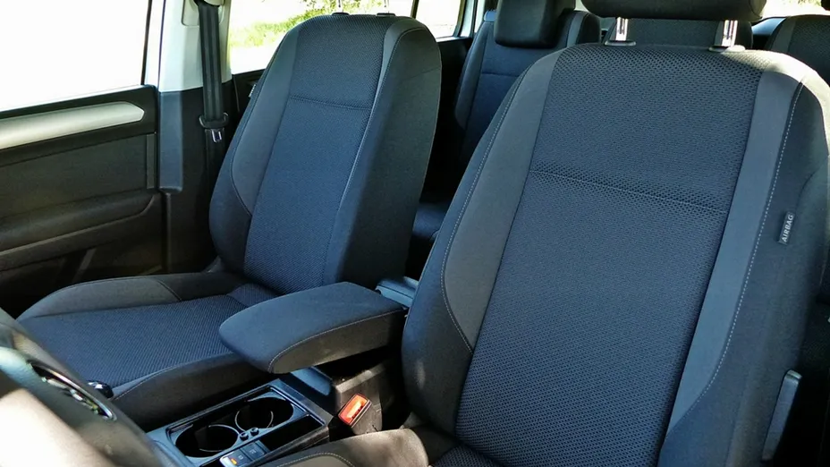 VOLKSWAGEN Touran -
